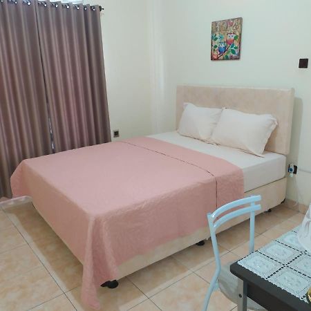 Ndalem Gorongan Guesthouse Maguwo Extérieur photo