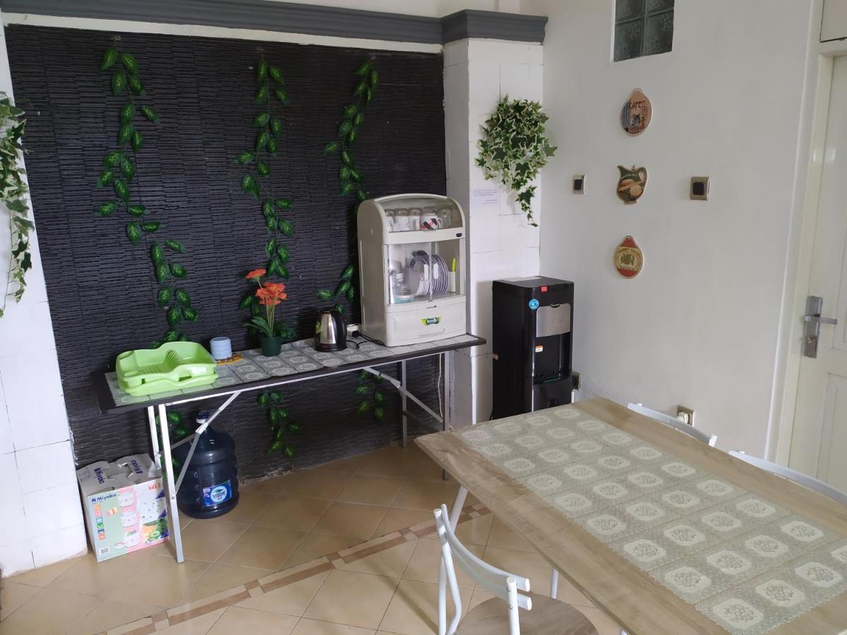 Ndalem Gorongan Guesthouse Maguwo Extérieur photo